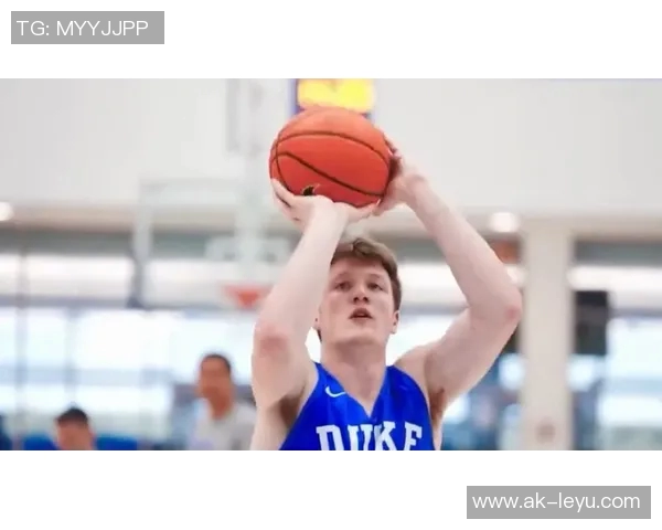 克尼佩尔表现积极尽管手感一般14投4中斩获18分罚球命中率高正负值显著提升