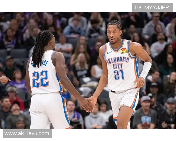 维金斯上半场表现稳健6投4中贡献10分三分球命中率提升至50 维金斯上半场表现稳健6投4中贡献10分三分球命中率提升至50