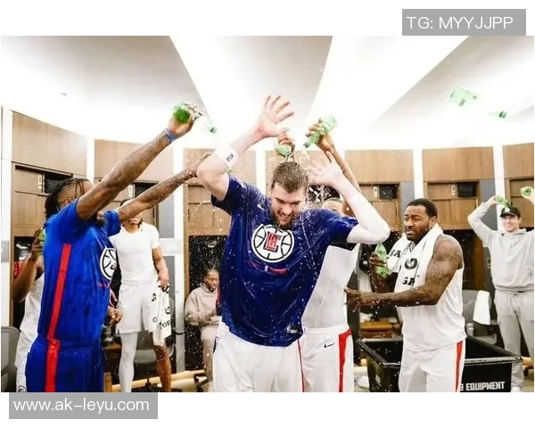 祖巴茨谈与步行者的契合内线存在感对球队至关重要 祖巴茨谈与步行者的契合内线存在感对球队至关重要