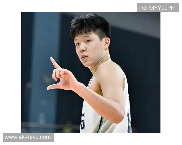 杨瀚森17分钟内积极出手11次展现随时助力球队的拼搏精神